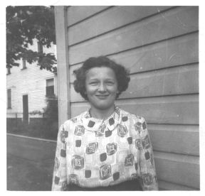 H124 - Evelyn Benton Adams
